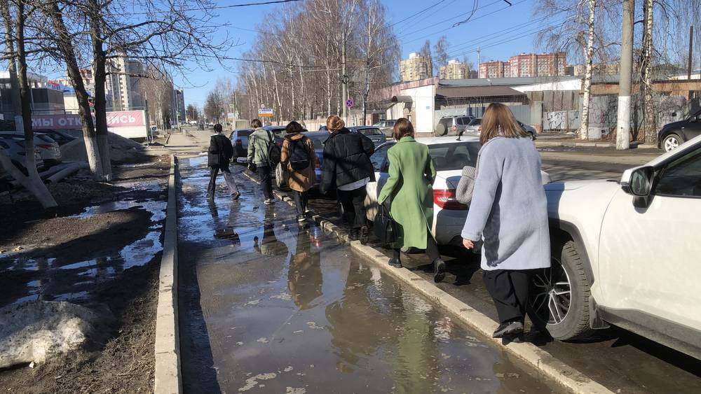 Жители Брянска начали изгонять бесов лукавства из чиновничьих кабинетов