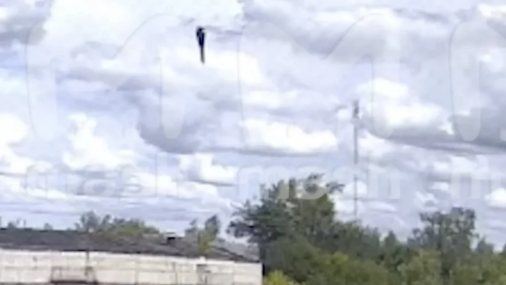 Появилась видеозапись удара крылатой ракеты под Брянском