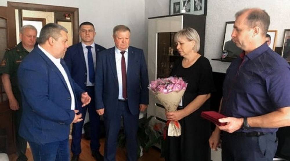 Родителям погибшего в СВО брянца Владимира Авраменко вручили орден Мужества