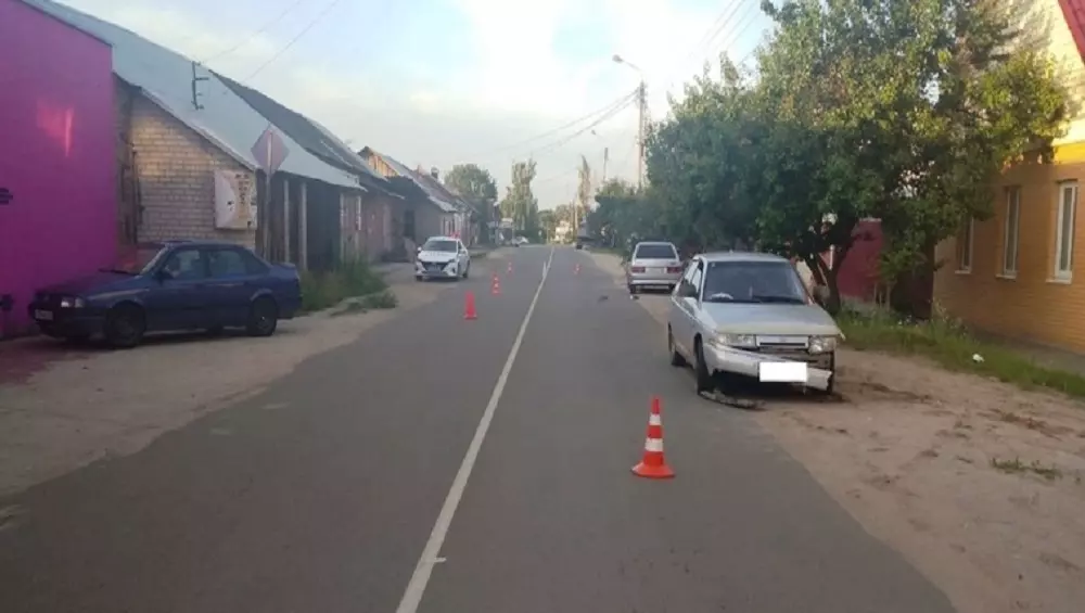 В Клинцах 42-летний водитель ВАЗ переехал лежавшую на дороге 19-летнюю девушку