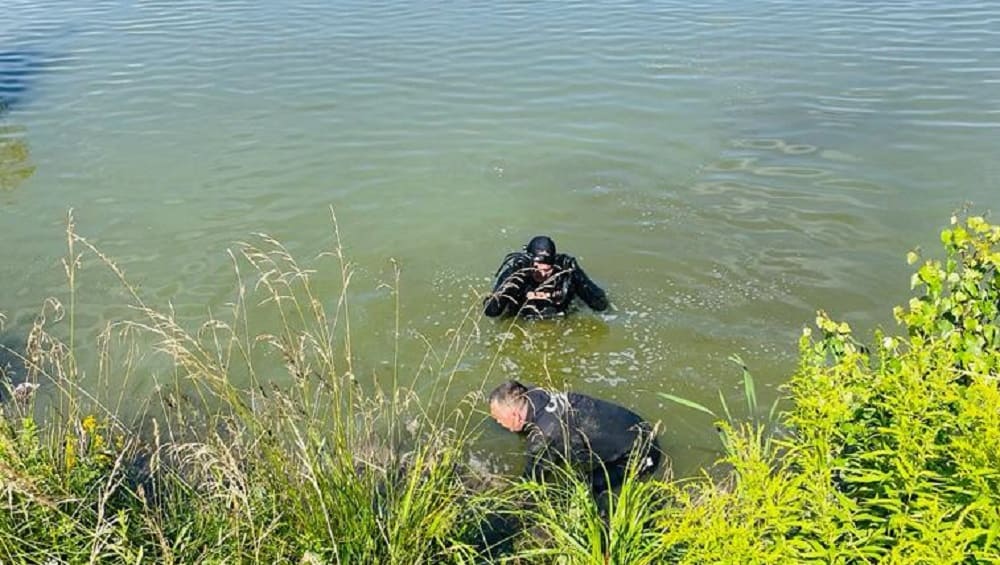 В Брянском районе возле села Хотылёво из озера подняли тело неизвестного мужчины
