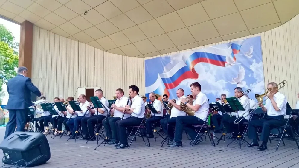 В Майском парке состоялся концерт брянского духового оркестра «Летний калейдоскоп»