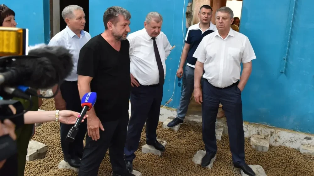 Брянский губернатор сообщил о масштабных работах в Суземской школе № 2 им. В.И. Денисова
