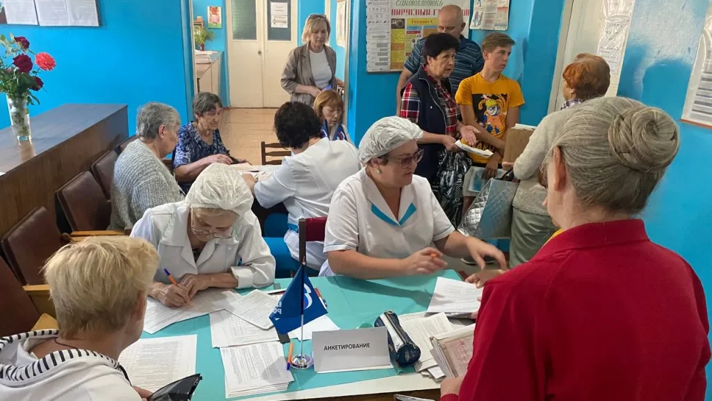 Первый канал рассказал о работе брянских медиков в Брянке на территории ЛНР