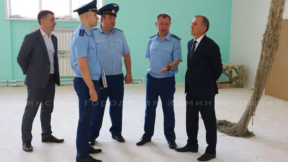 В Брянске подрядчик предложил разломать первый и второй этажи школы № 28