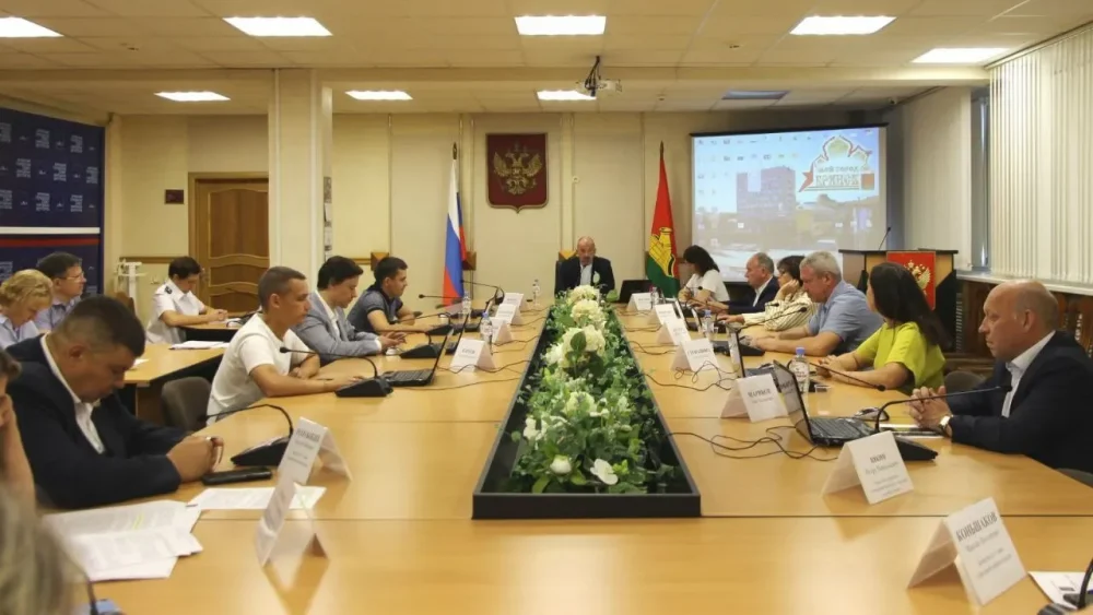 В Брянске депутаты забраковали летние площадки кафе «Августин», «Шишка» и «Снежка»