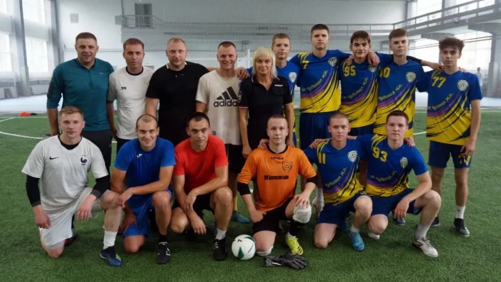 В Брянске сотрудники полиции организовали для подростков турнир по мини-футболу