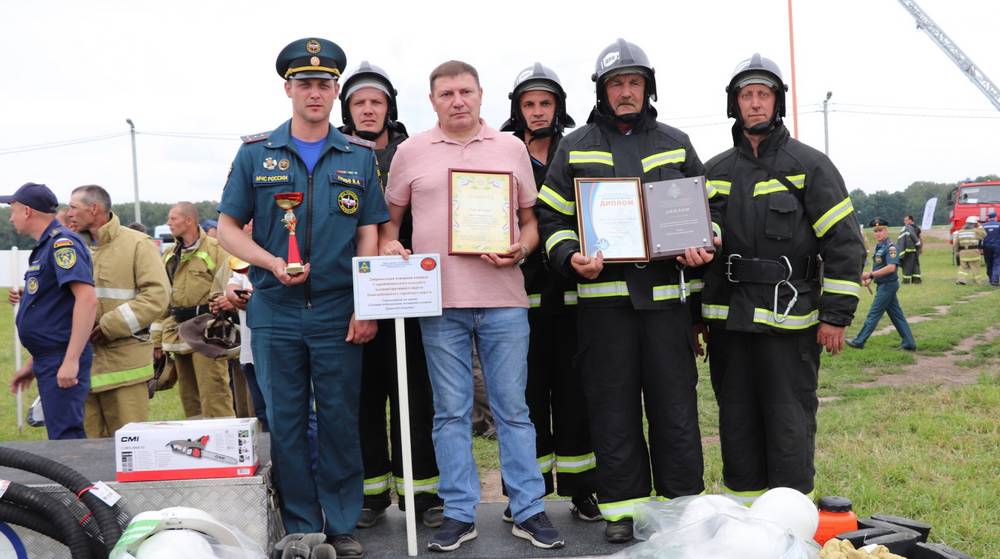 Брасовские пожарные стали лучшими по итогам соревнований на «Дне брянского поля»