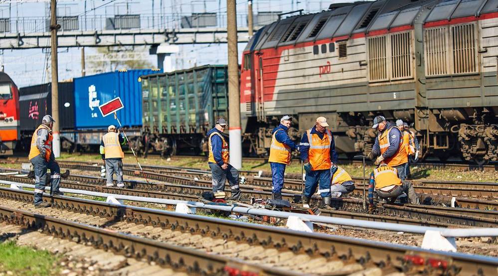 Замена стрелки изменит расписание поездов в Брянской области