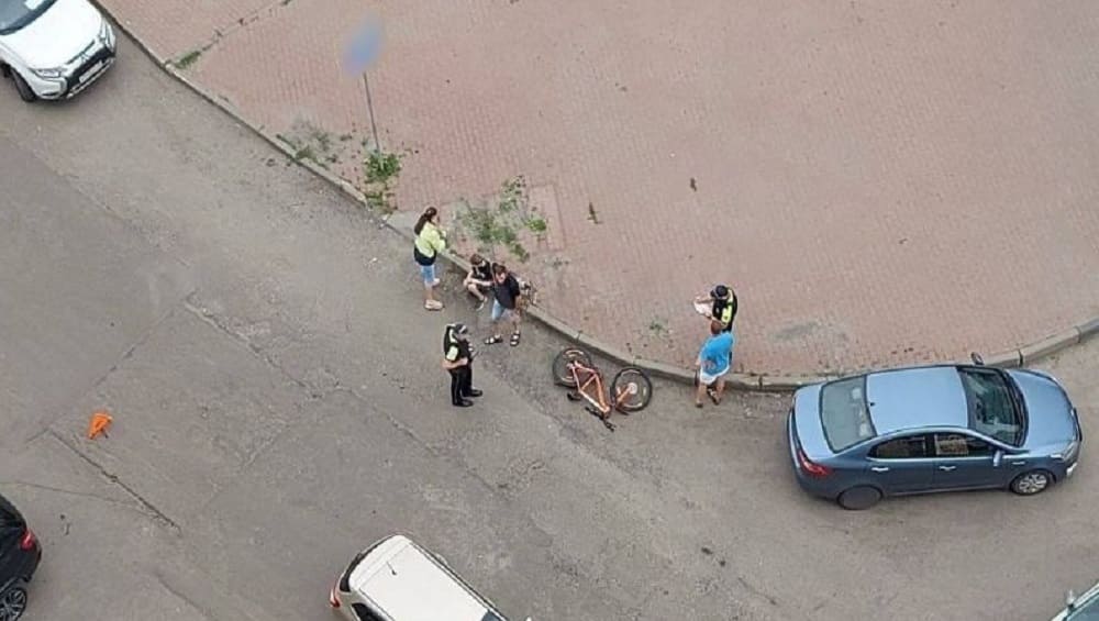 В Брянске на улице Дуки водитель автомобиля сбил мальчика на пешеходном переходе