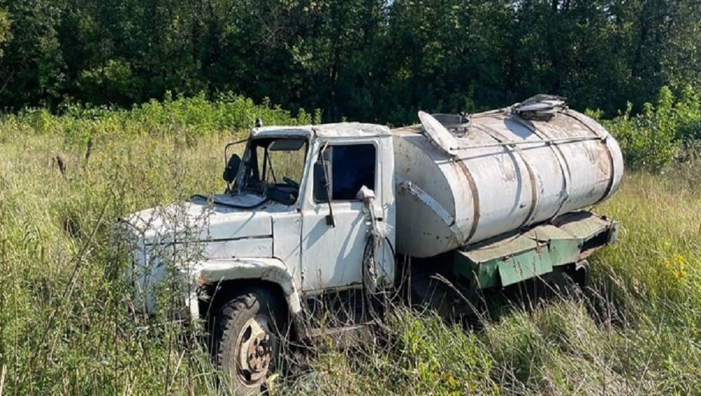 В Комаричском районе Брянской области грузовик ГАЗ на переезде угодил под  поезд