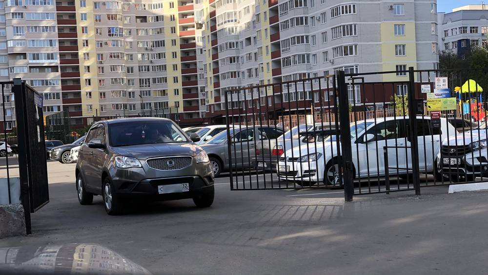 Жители Брянска взбунтовались против тюремных повадок в городе