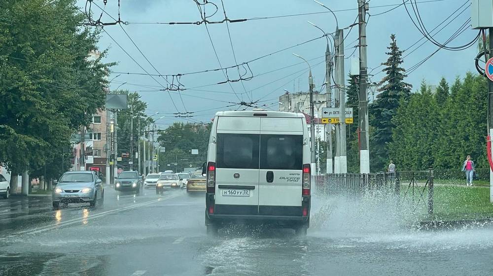 МЧС предупредило о дождях и грозах 21 августа в Брянской области