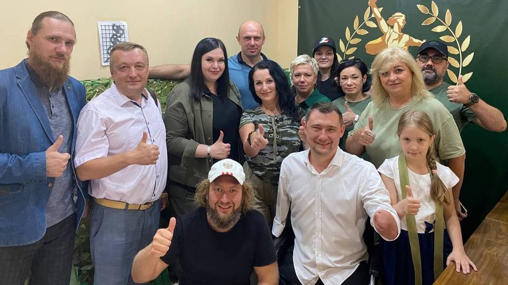 «Бабкины внуки» и гости из Белоруссии встретились с семьями брянских воинов