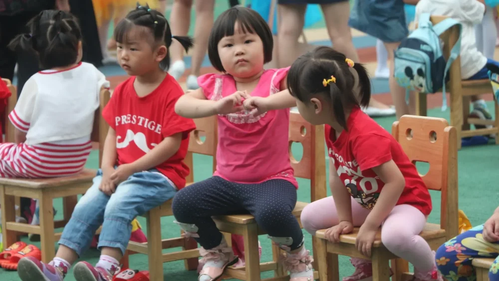 В Китае детей для их же блага лишат интернета
