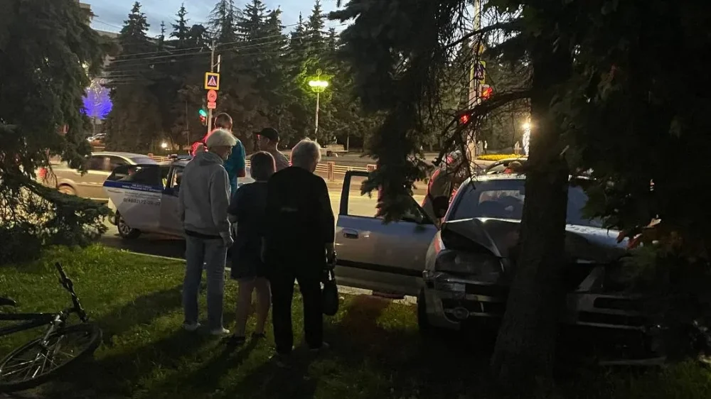 В Брянске на проспекте Ленина произошла серьезная авария