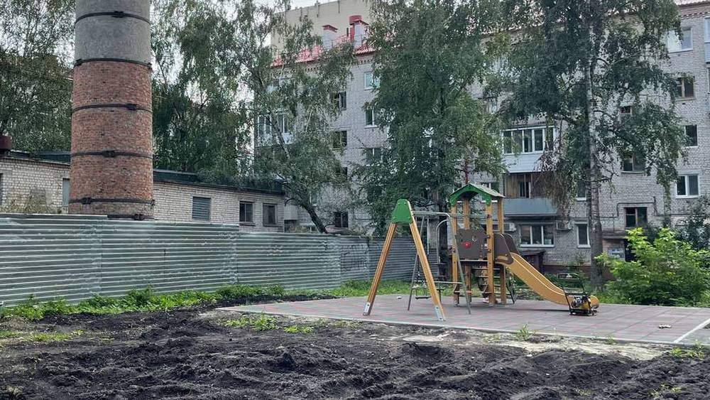 В самом центре Брянске впервые за полвека благоустроили дворы старых домов