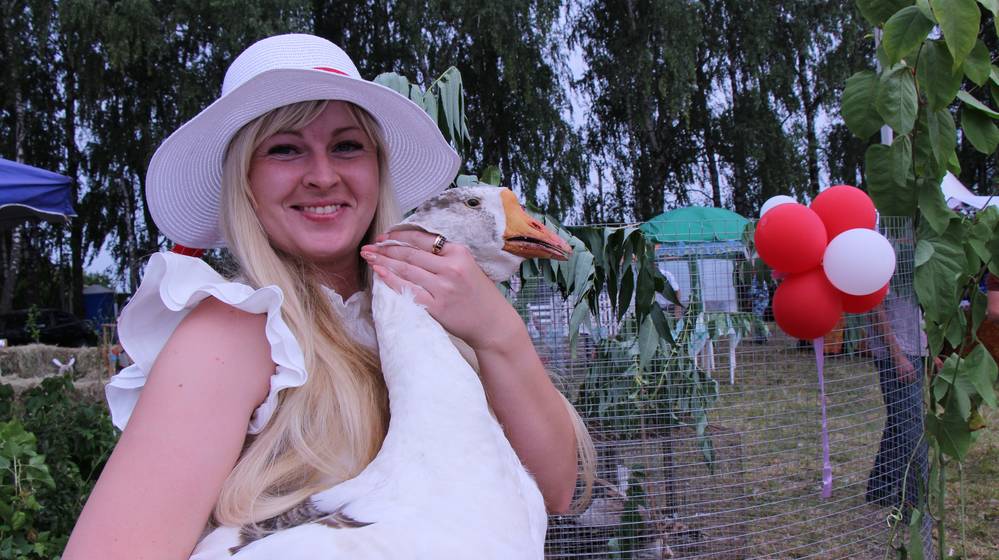 Зачем хозяйка брянского салона красоты занялась птицеводством
