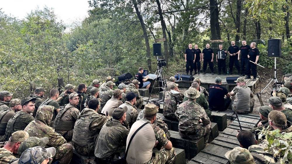 Брянский ансамбль «Ватага» вернулся из творческой поездки по городам Донбасса