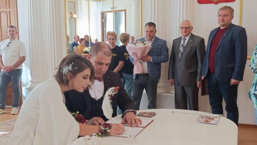 Участвующий в СВО военнослужащий женился во время отпуска в Новозыбкове