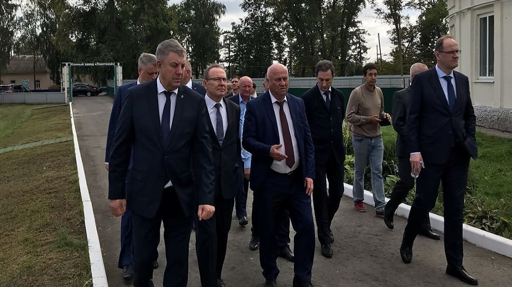 Заместитель полпреда президента в ЦФО Сергей Нештенко посетил брянский конезавод в Локте