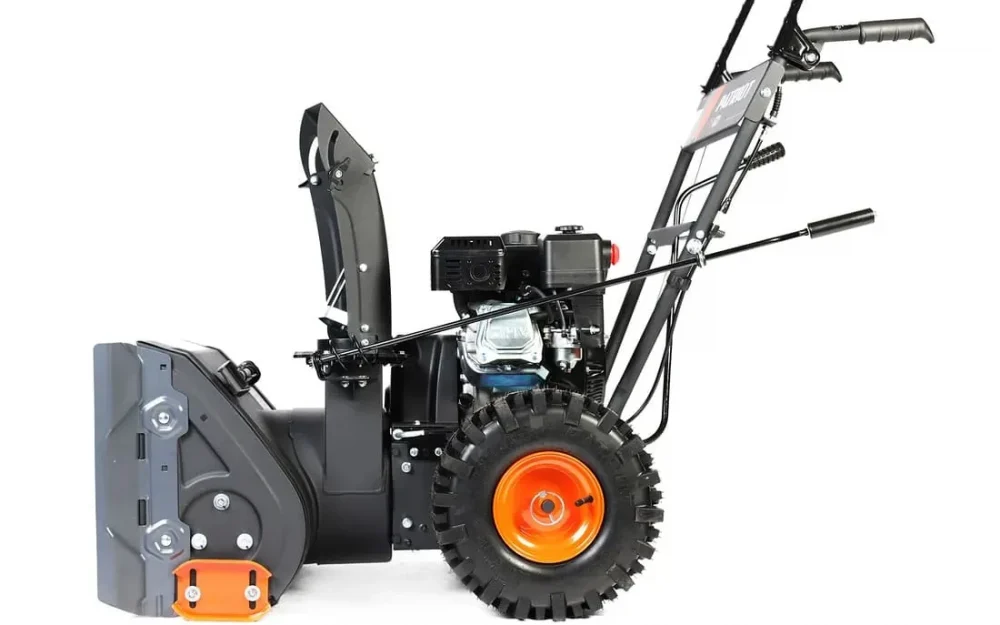 Выбор надежного снегоуборщика для дома