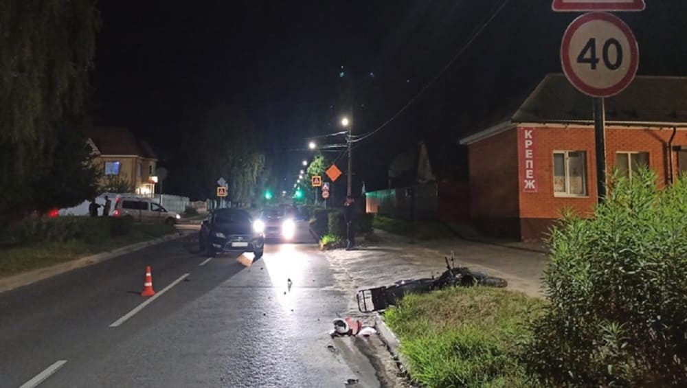 В Навле Брянской области 39-летний мотоциклист разбился при обгоне иномарки