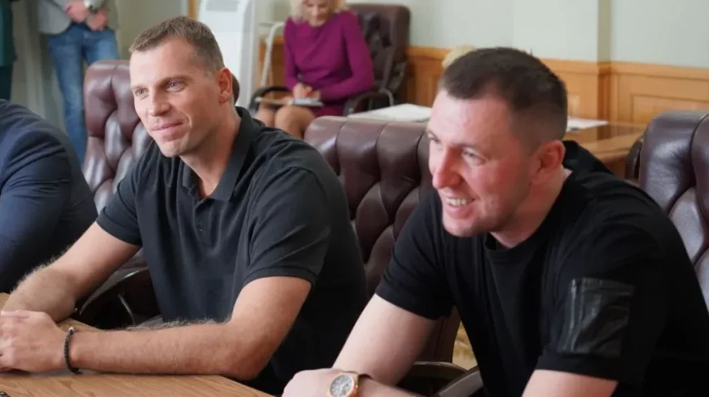 В Брянскую область приехали знаменитые баскетболисты Сергей Моня и Виталий Фридзон