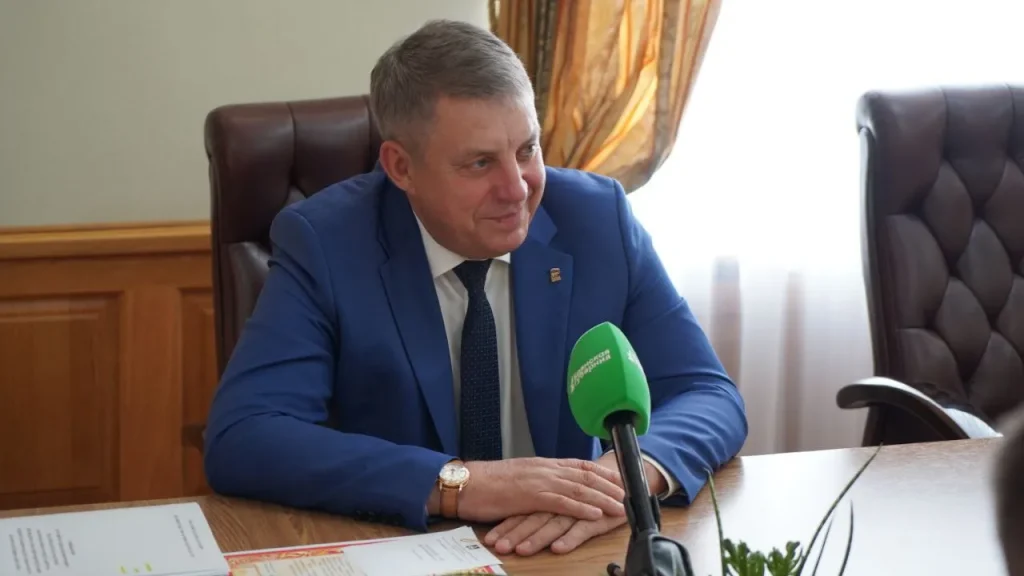 Александр Богомаз включен пятерку губернаторов с самым высоким медиаиндексом