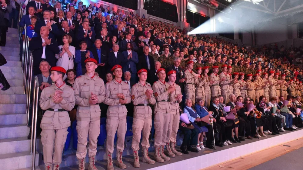 Брянский губернатор поздравил жителей с 80-й годовщиной освобождения области от фашистов