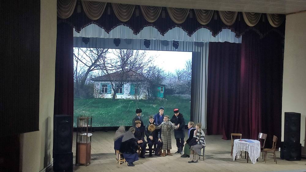 Брасовский район встретил годовщину освобождения театральными постановками и концертами
