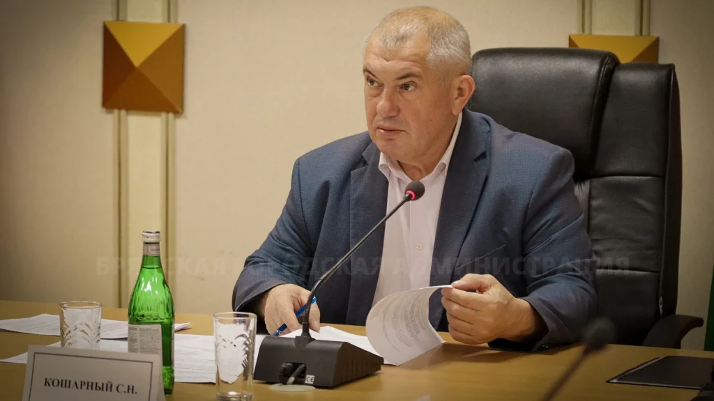 Заместитель главы администрации Брянска Кошарный во время снегопадов ушел в отпуск