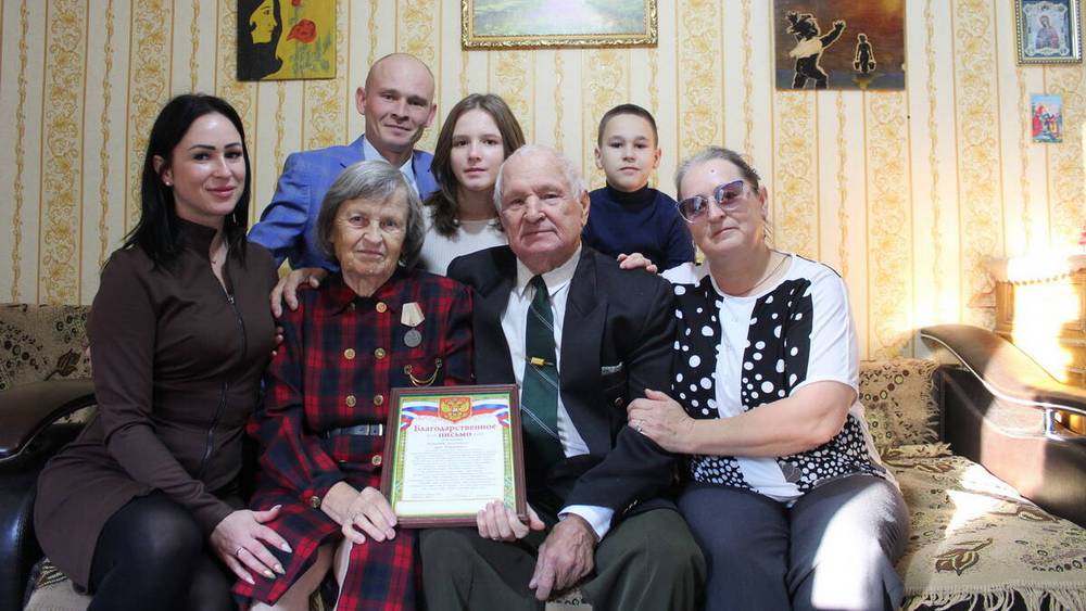Супруги Гирины из брянской Жуковки отпраздновали бриллиантовую свадьбу