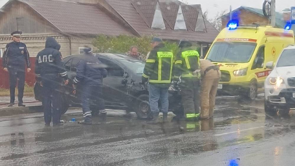 На улице Литейной в Брянске 48-летняя женщина опрокинула автомобиль Renault