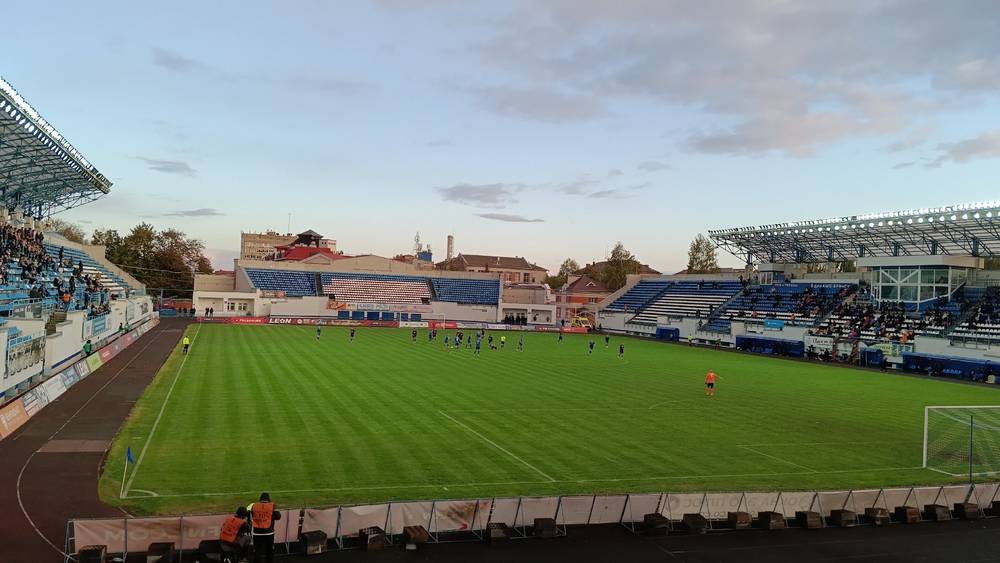 Брянские футболисты сыграли худший матч на стадионе «Динамо» при пустых трибунах