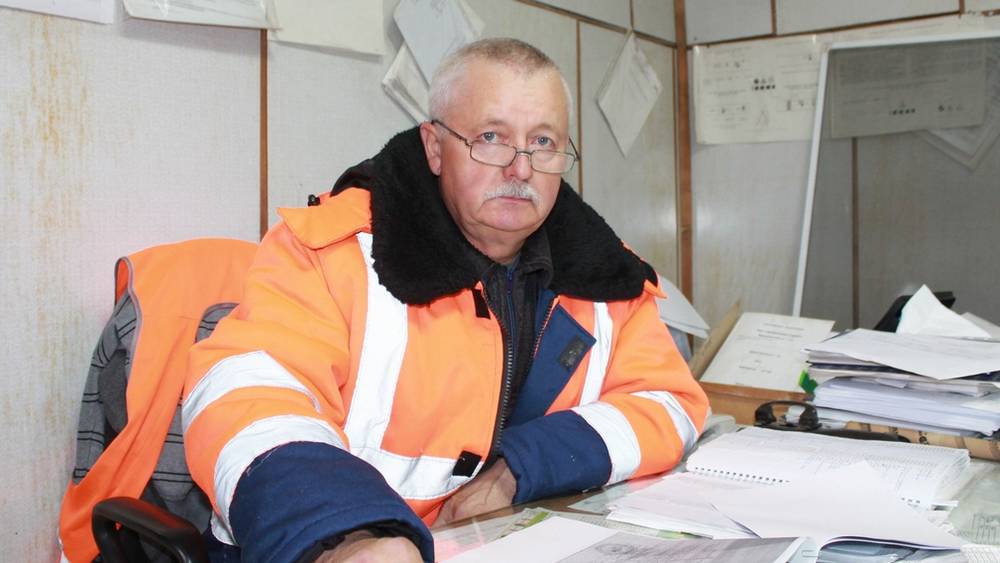 Брасовская газета рассказала об Иване Ткаче, который 32 года строит дороги