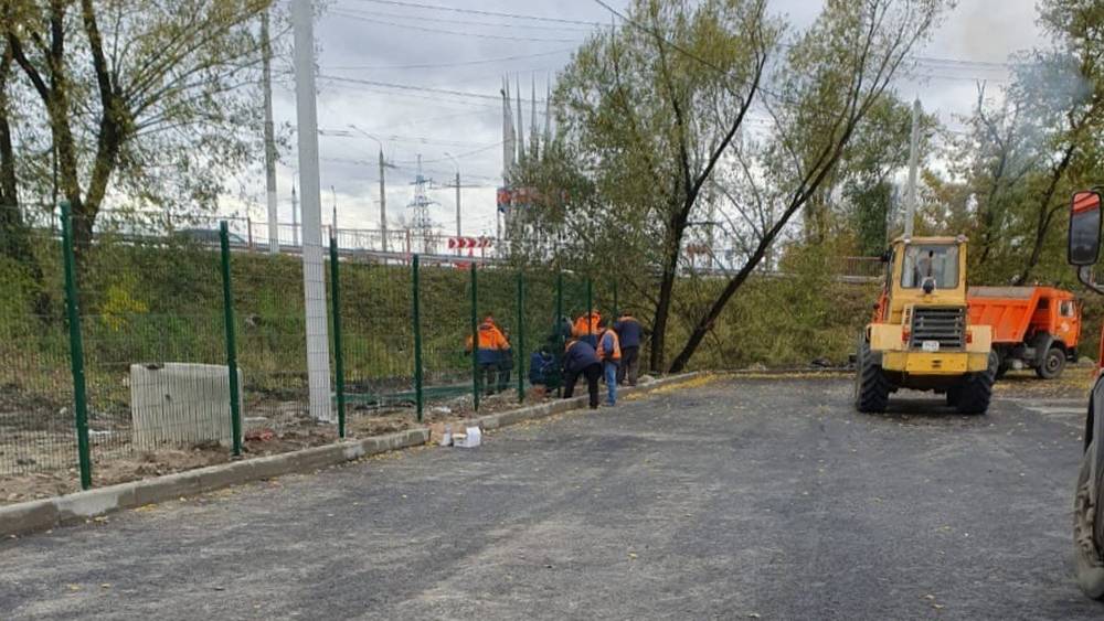 Строительство парковки возле вокзала Брянск-I приблизилось к завершению