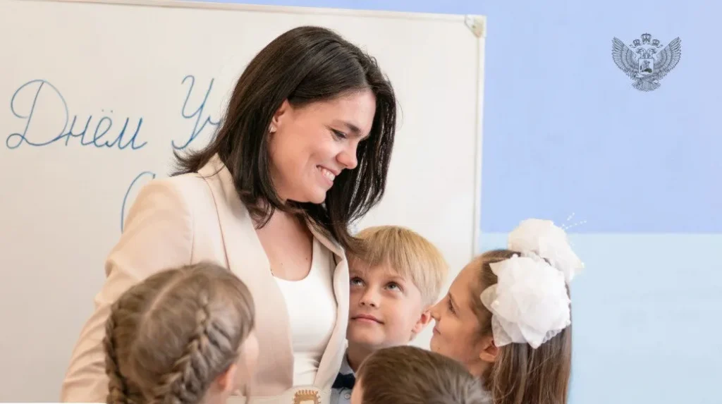 Жители Брянской области сочли 95 тысяч рублей достойной зарплатой учителя