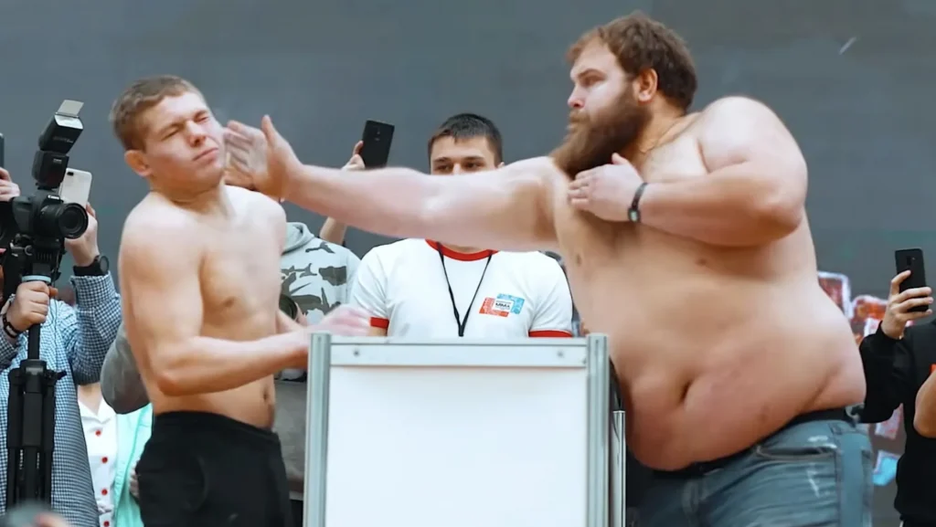 Кассация оставила в силе приговор брянцу, убившего приятеля 4 ударами ладони и кулака