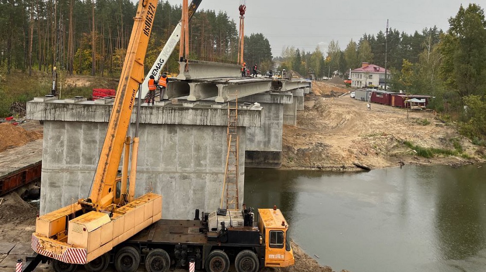 В Сураже Брянской области новый 120-метровый мост через реку Ипуть достроят в этом году