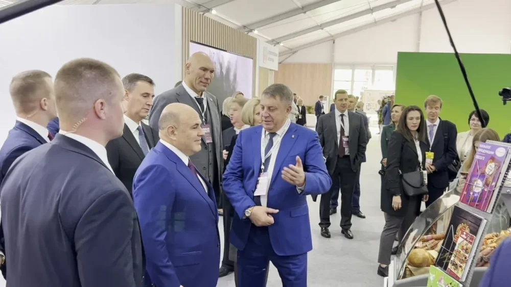 Премьер-министр России посетил экспозицию Брянской области на выставке «Золотая осень»