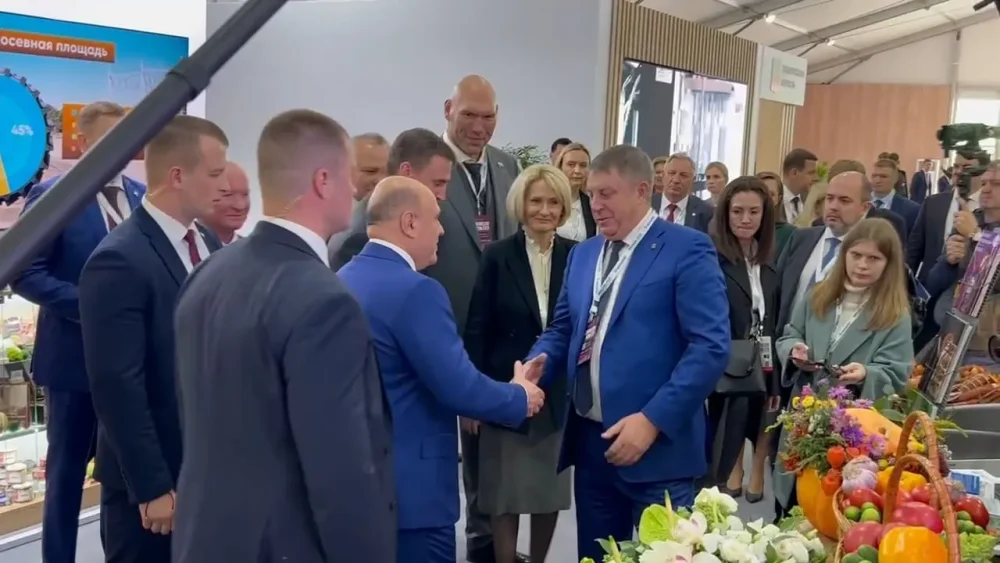 Премьер-министр России посетил экспозицию Брянской области на выставке «Золотая осень»