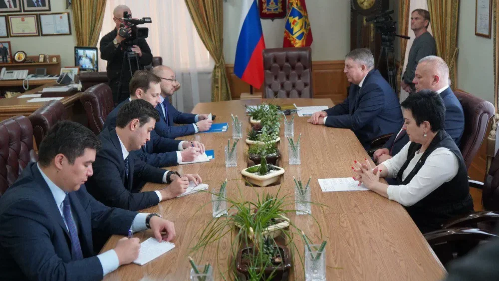 Брянский губернатор встретился с послом Казахстана в России
