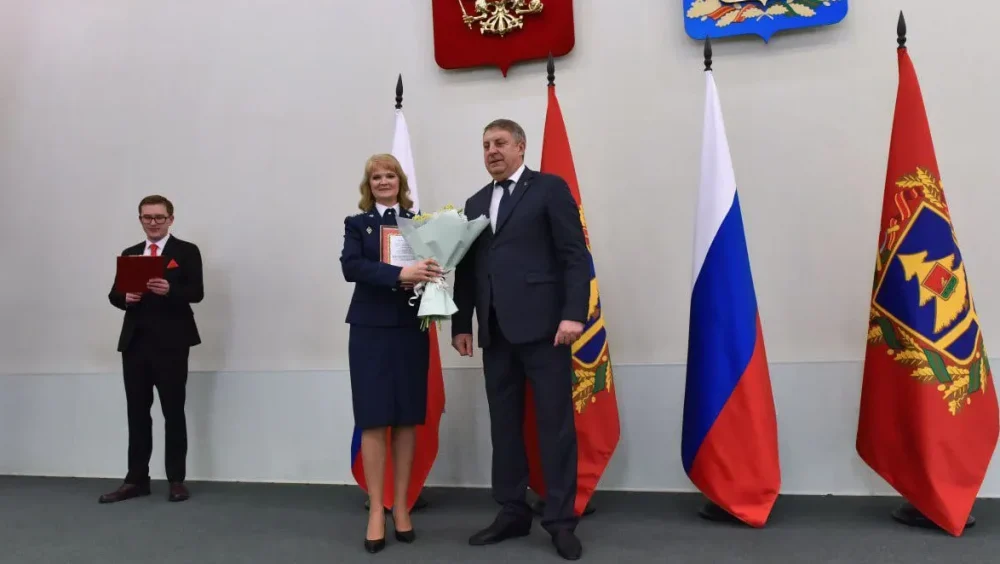 Брянский губернатор поздравил сотрудников казначейства со 100-летним юбилеем ведомства