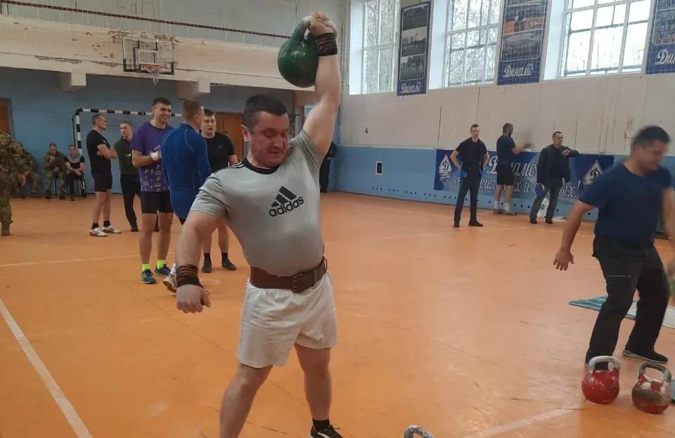 Команда судов Брянской области заняла второе место в чемпионате по гиревому спорту