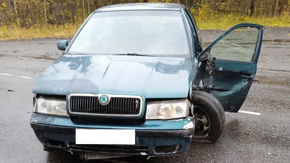 В Клинцах 61-летний водитель сломал ребра, выполняя опасный разворот