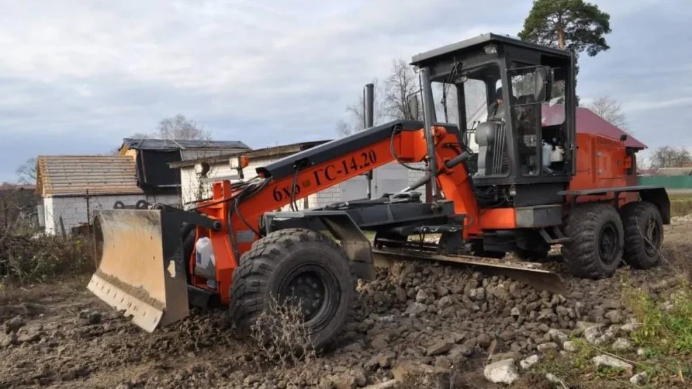 В поселке Климово Брянской области началось грейдирование улиц
