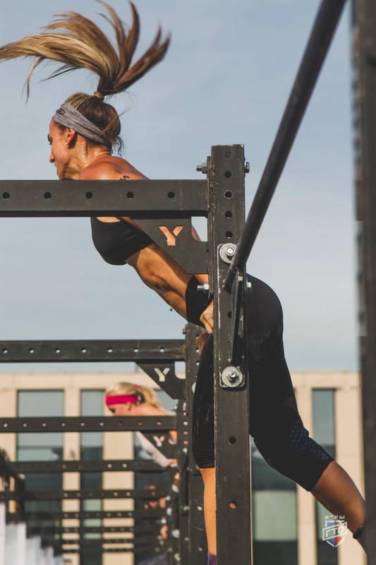 Юлия Вертелко: «Траншею глубиной полтора метра я выкопала во время дождя за два часа»