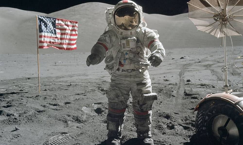 Нейросеть Google определила фото лунной миссии США как подделку