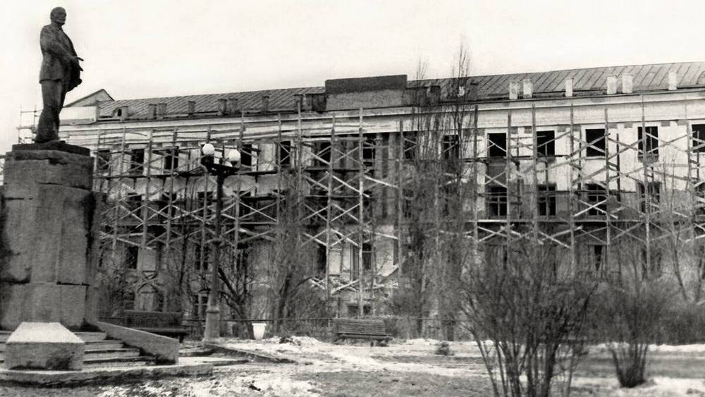Опубликован снимок строительства здания УВД Брянской области в 1950 году